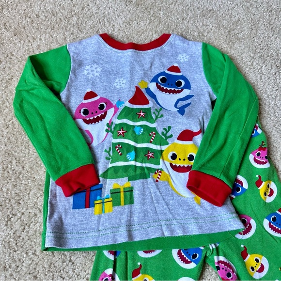 3/$25 Pink Fong Christmas Baby Shark Pajamas - Picture 3 of 5